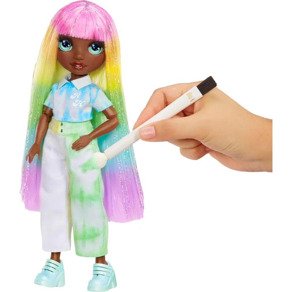 Rainbow High muñeca acuarela