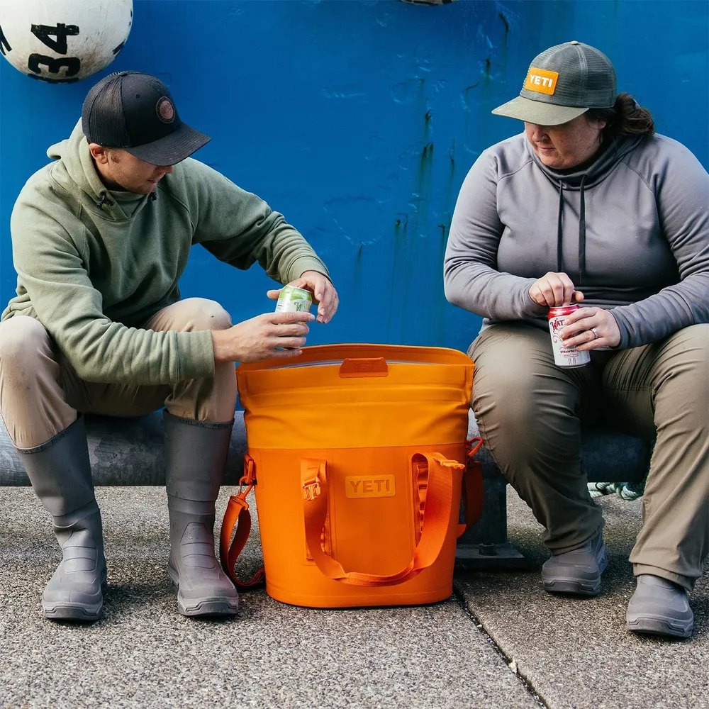 b0ct683rc9_2_webp.webp YETI Hopper M15 Cooler Portátil Protección Magnética | Naranja