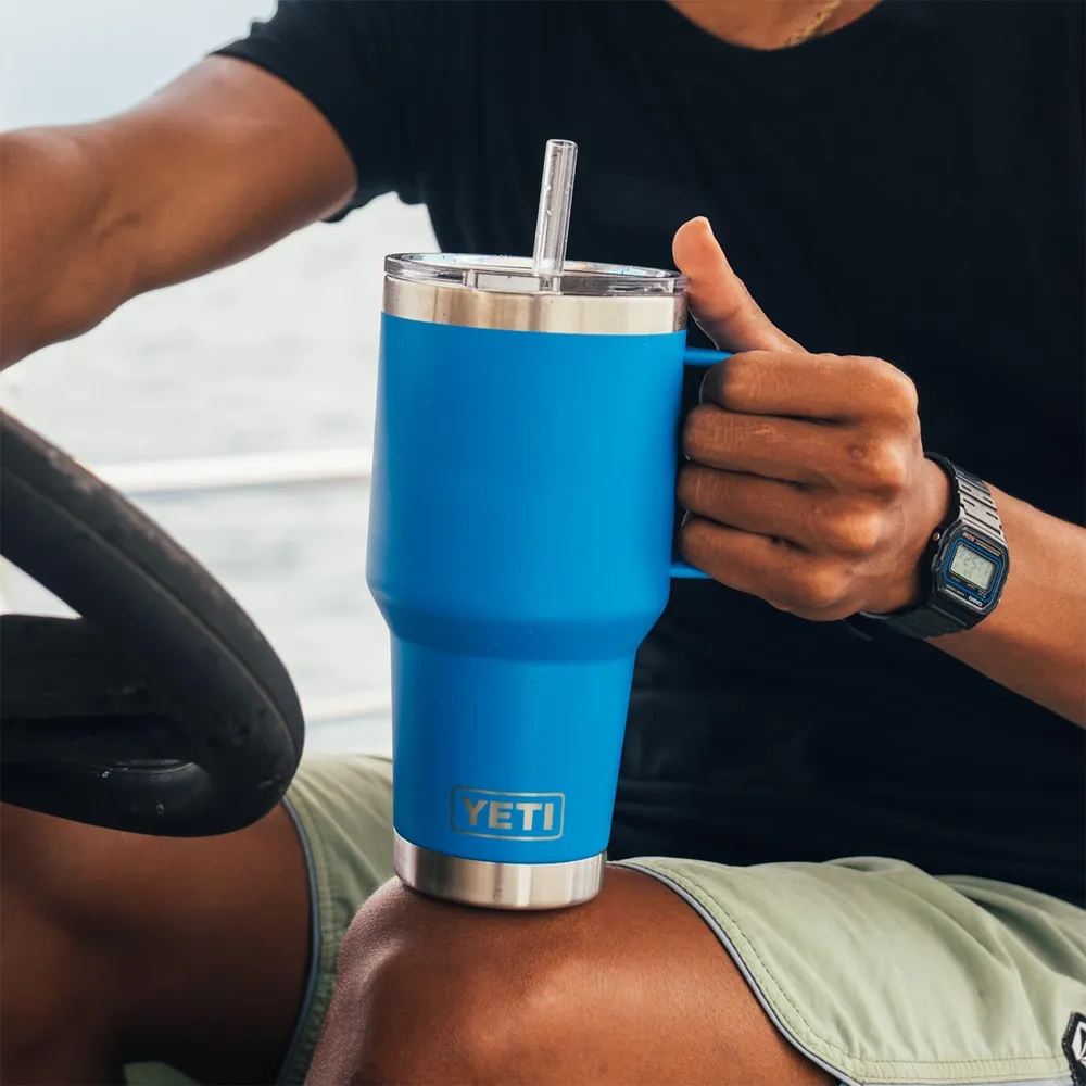 YETI Rambler Vaso de 35 oz de acero inoxidable con asa y tapa con sorbete color azul