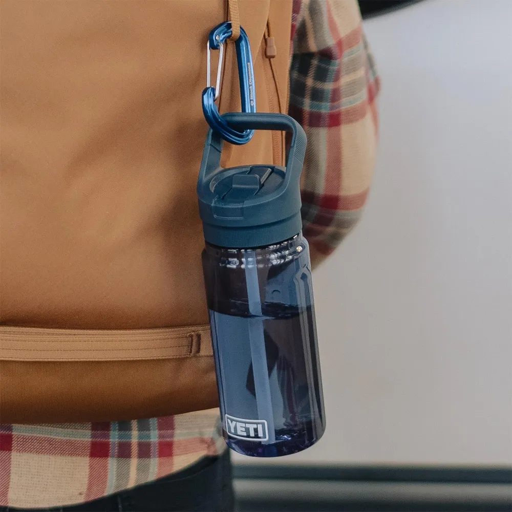 YETI Botella Yonder con Tapa de Sorbete de 20 oz | Azul Marino