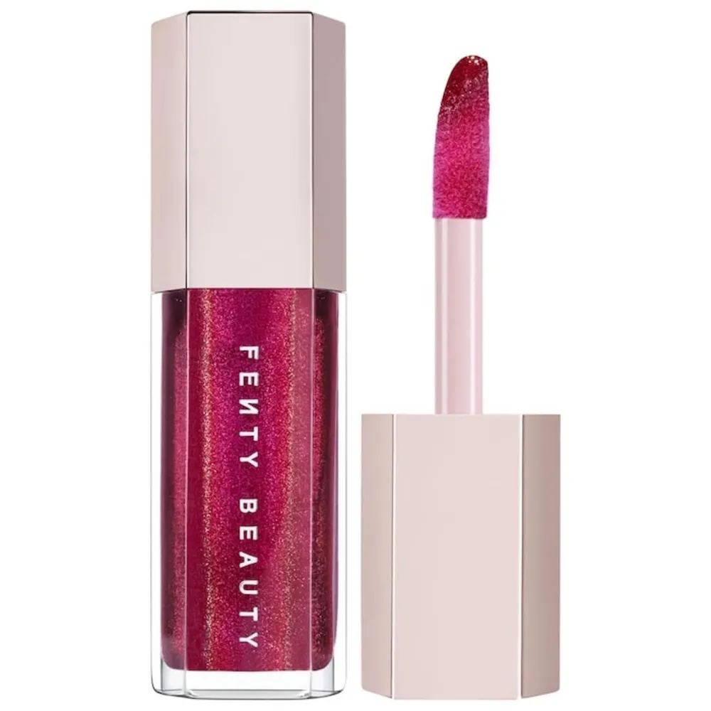 Fenty Brillo Labial Gloss Bomb Universal tono Fuchsia Flex 0.3 oz – by Rihanna|Fucsia
