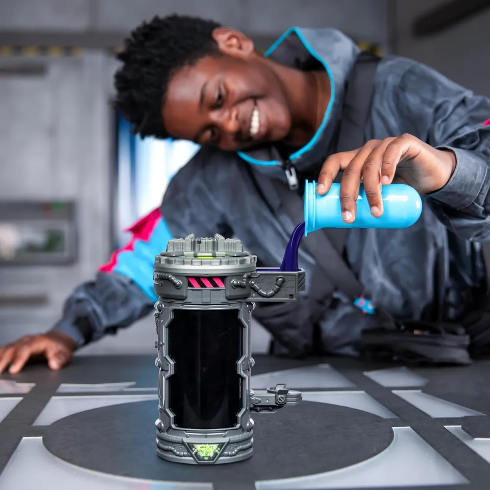 MrBeast Lab mutantes figura pantera metálica