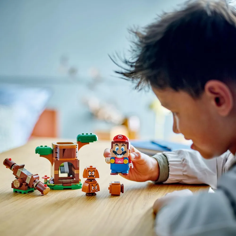 b0cv25p9mf_1_webp.webp Lego Super Mario Parque infantil de los Goombas, set de juego con 3 figuras