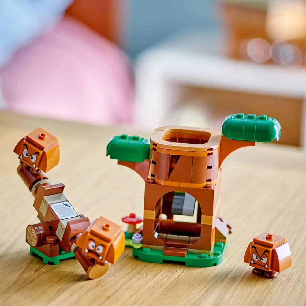 b0cv25p9mf_3_webp.webp Lego Super Mario Parque infantil de los Goombas, set de juego con 3 figuras