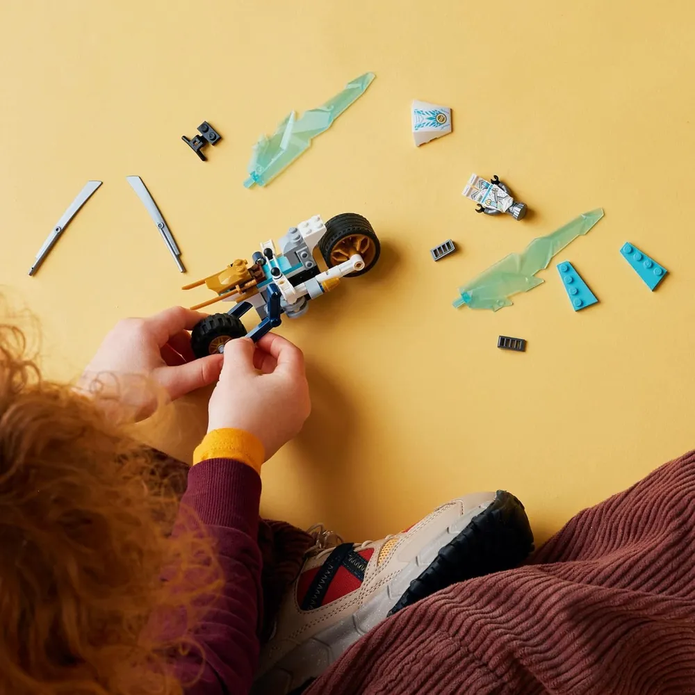 Lego Ninjago Motocicleta de hielo de Zane, set de construcción con minifigura