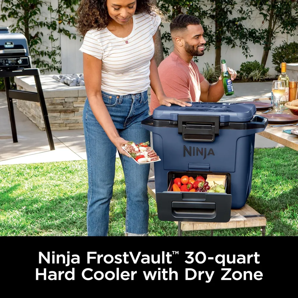 Ninja enfriador duro FB131BL Frostvault, con cajón seco, alta resistencia, 30 qt / 28,4 L | Lakeshore Blue