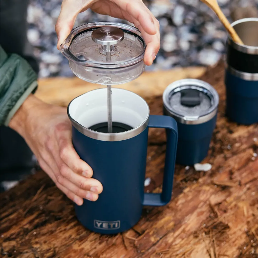 YETI Rambler Cafetera de Prensa con filtro de 64 oz | Azul