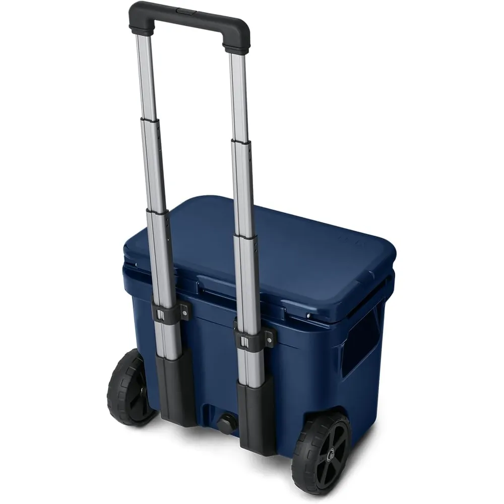 YETI Roadie 32 Cooler Con Ruedas Y Mango Retráctil | Azul Marino