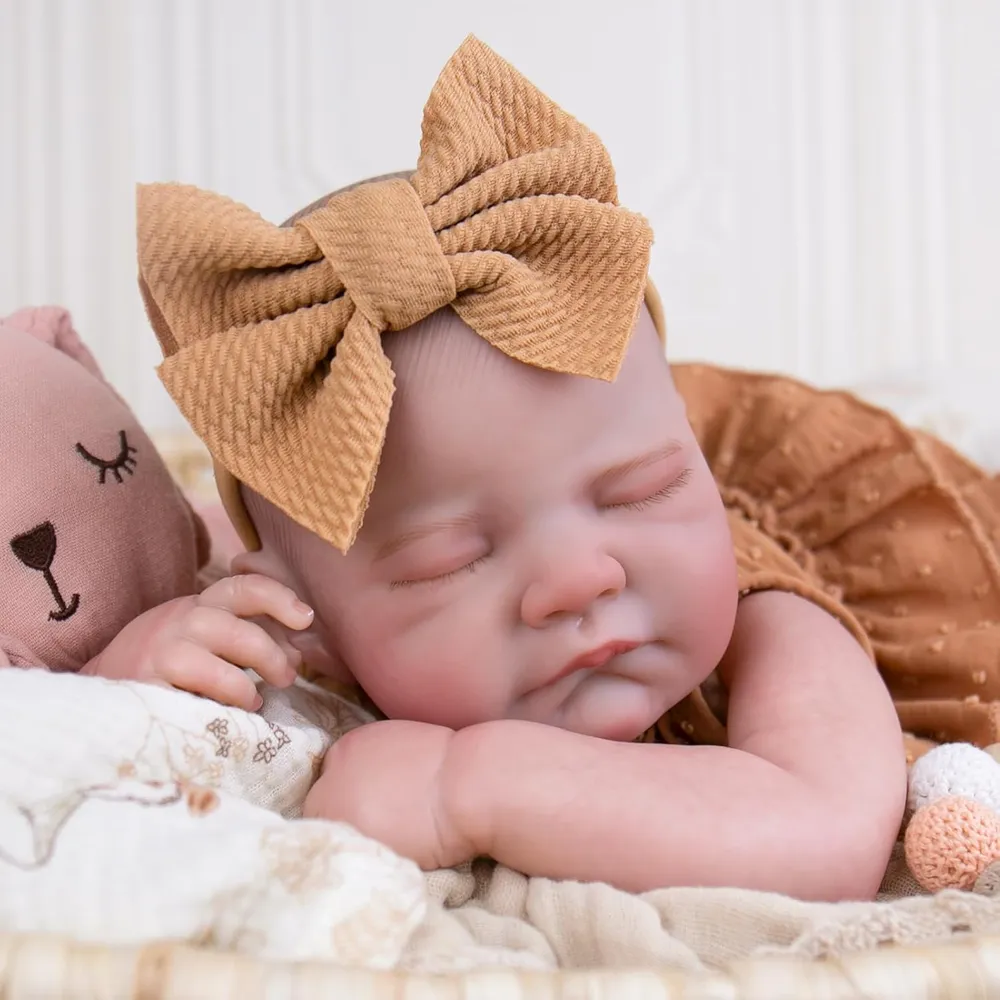 AORI muñeca bebé reborn 20"/51 cm durmiendo con atuendo y kit de alimentación | Café