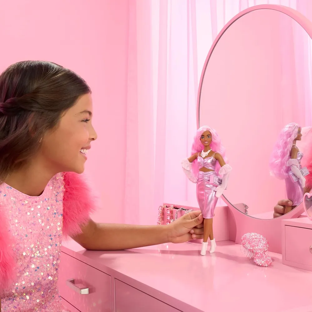 BARBIE DELUXE ESTILO 1 BARBIECORE CABELLO ROSA