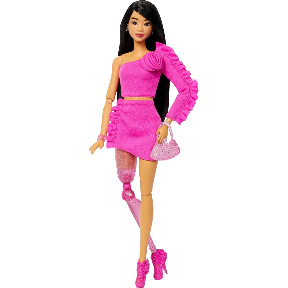 BARBIE DELUXE ESTILO 2 BARBIECORE CABELLO NEGRO