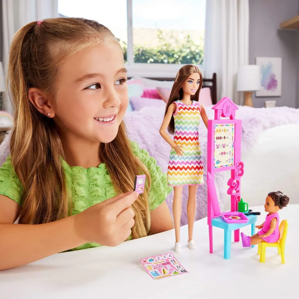 BARBIE MUÑECA MAESTRA MORENA CON NIÑA Y ACCESORIOS