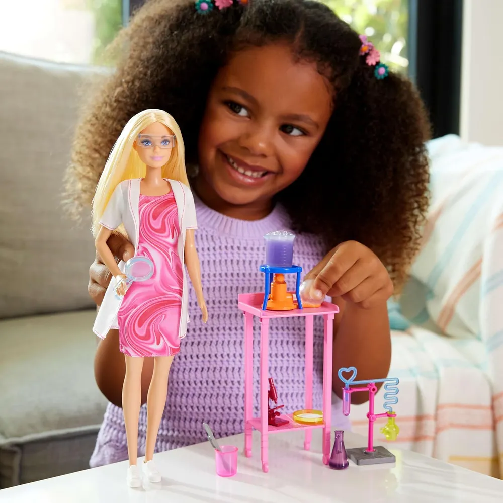 b0d7ptr591_1_webp.webp BARBIE MUÑECA CIENTÍFICA RUBIA CON LABORATORIO