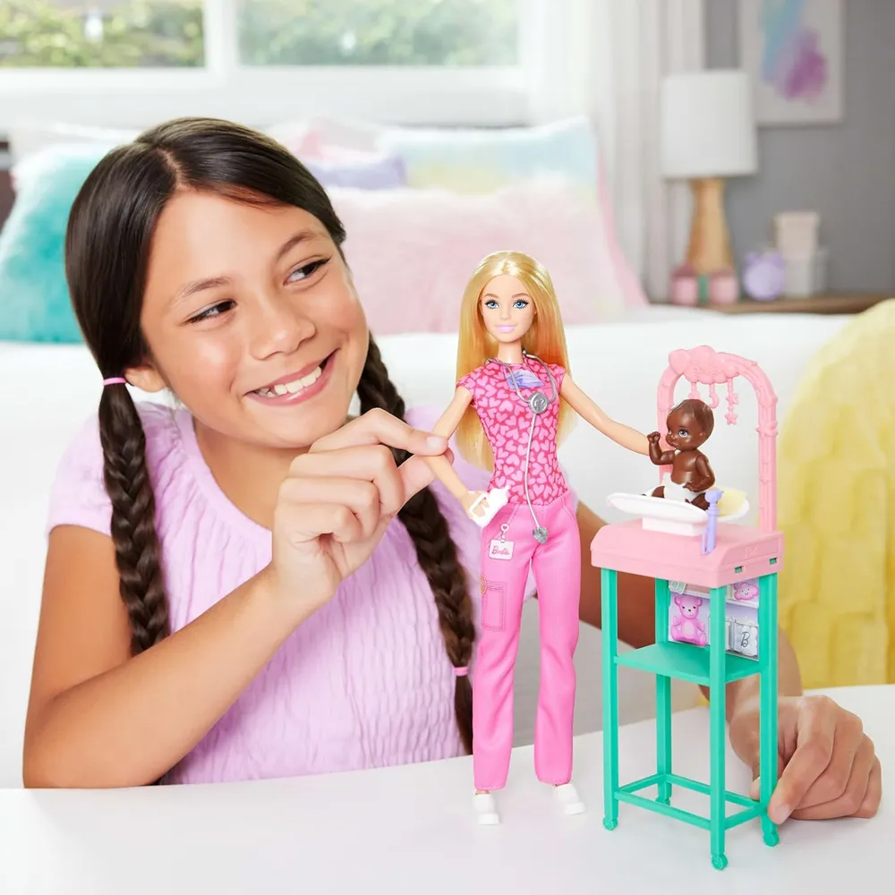 BARBIE DOCTORA BEBÉS SET CON MUÑECA RUBIA Y ACCESORIOS