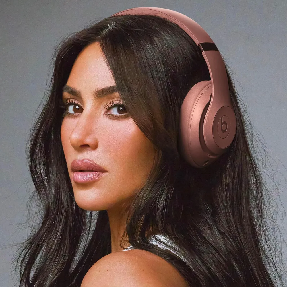 AUDÍFONOS CON CANCELACIÓN DE RUIDO BEATS STUDIO PRO KIM KARDASHIAN | TIERRA