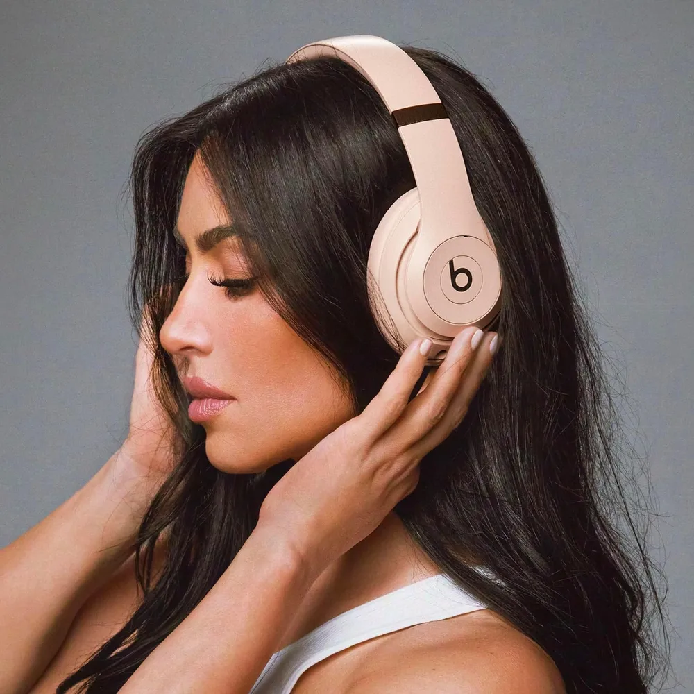 AUDÍFONOS CON CANCELACIÓN DE RUIDO BEATS STUDIO PRO KIM KARDASHIAN | LUNA