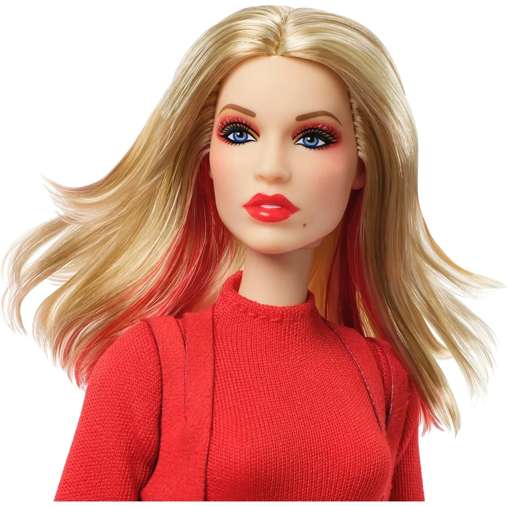 BARBIE SIGNATURE KYLIE MINOGUE MUÑECA PADAM PADAM ROJO