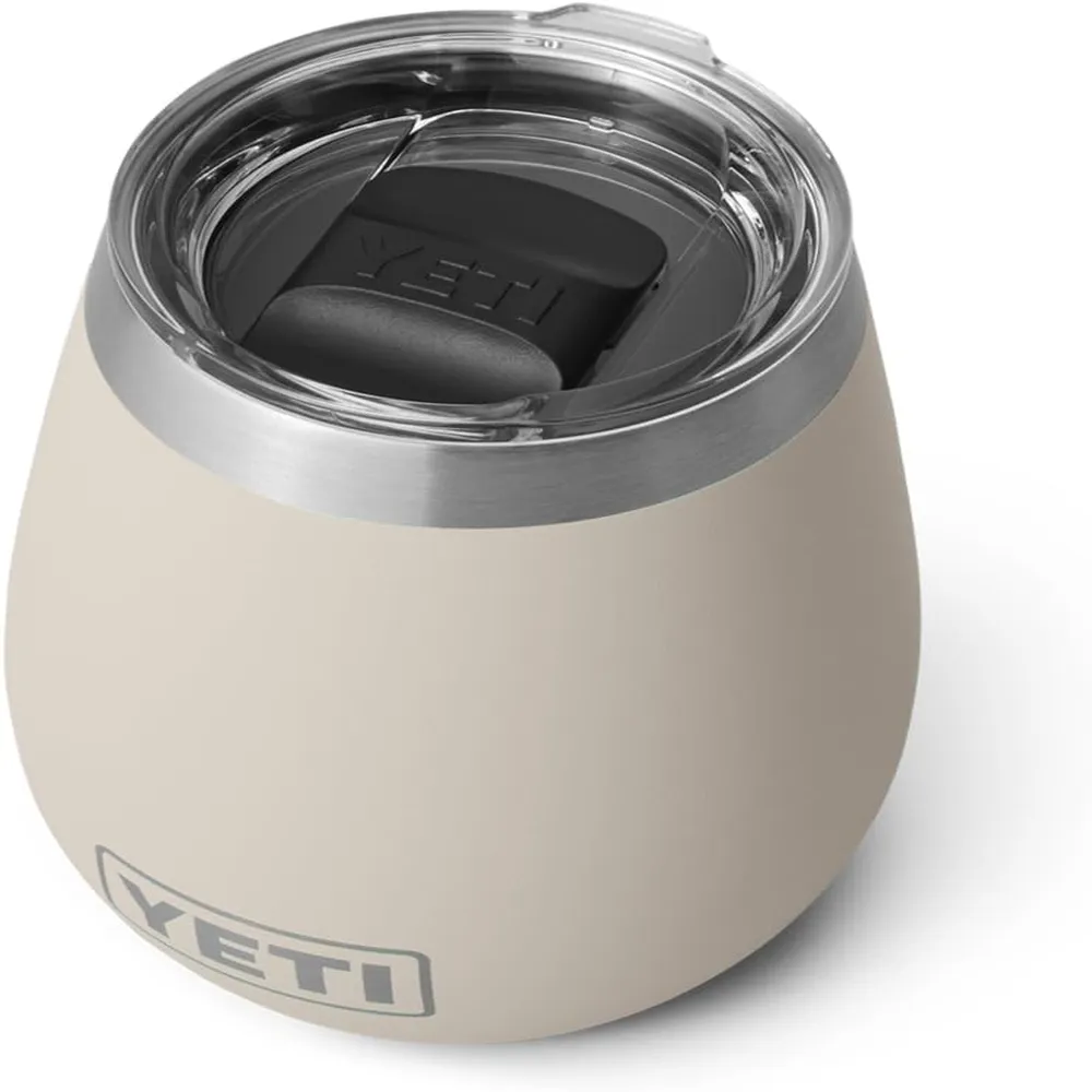YETI Rambler Vaso de vino de 10 oz de acero inoxidable con tapa MagSlider color crema