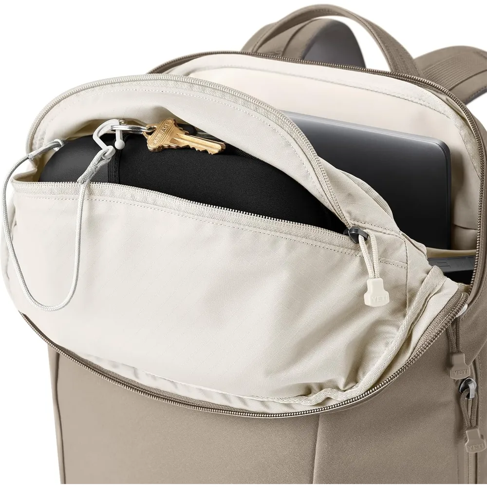 YETI Crossroads Mochila de Viaje de 22L | Beige