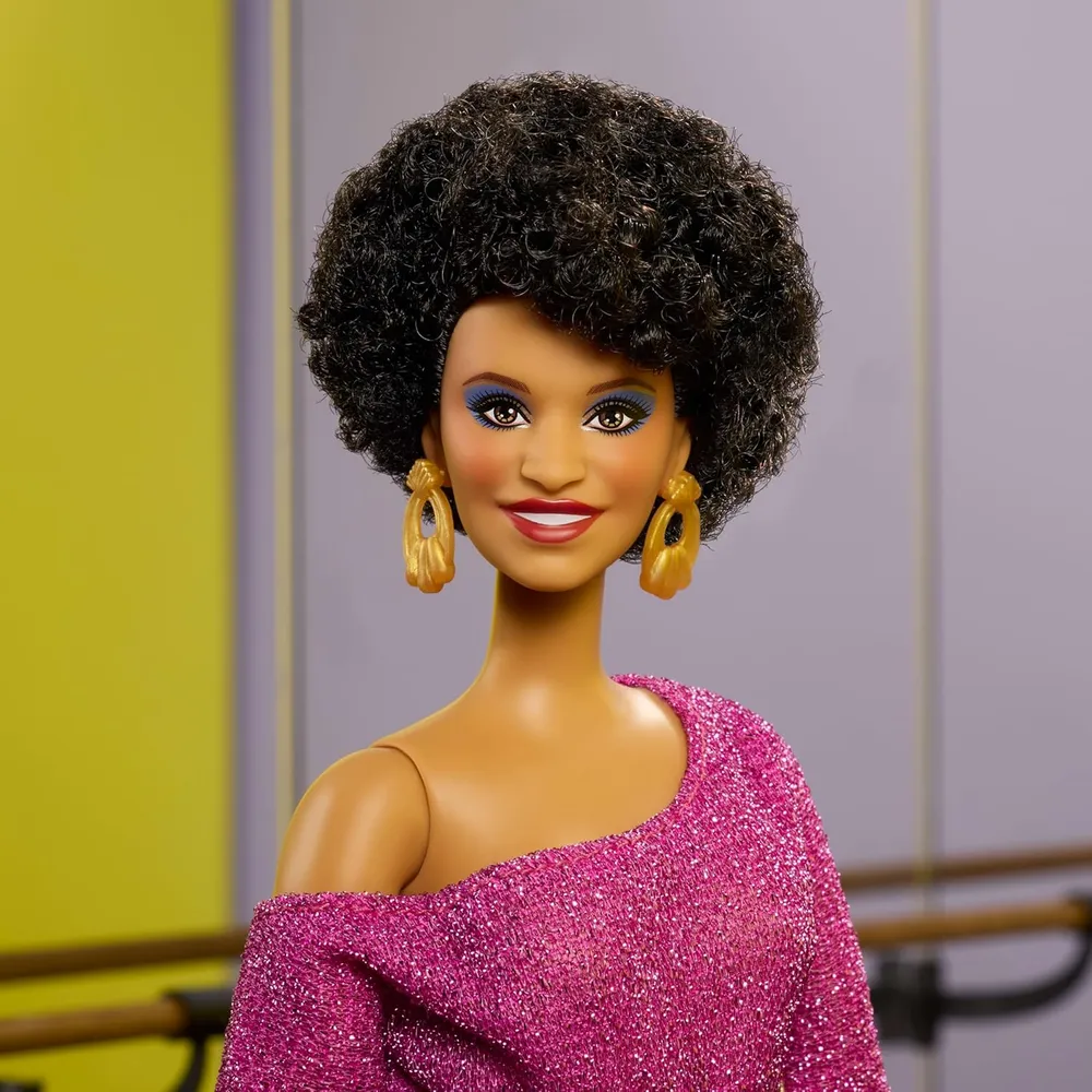 BARBIE SIGNATURE DEBBIE ALLEN MUÑECA CON ACCESORIOS