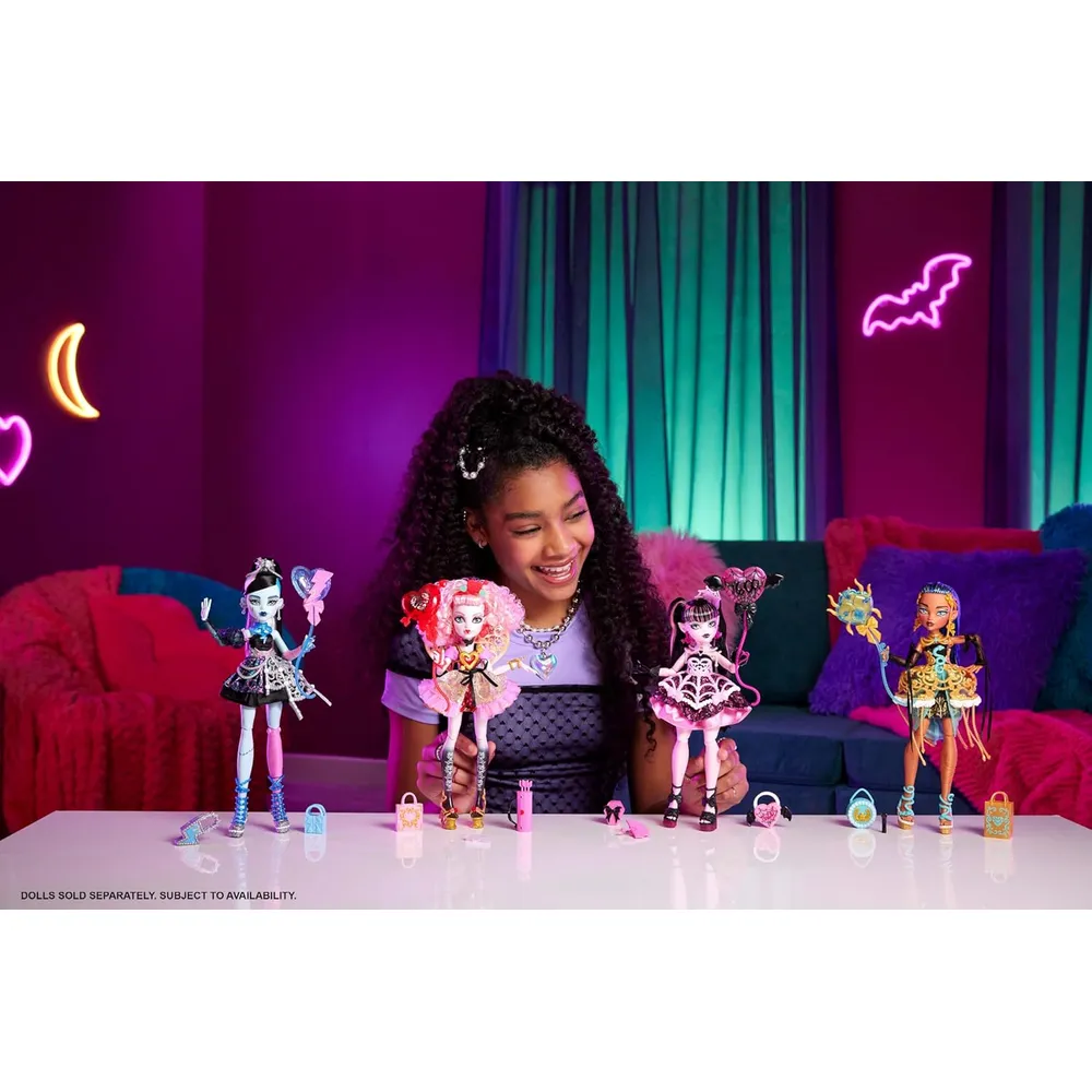 MONSTER HIGH CUPIDO ASTERIA MUÑECA CON VESTIDO ROSA Y ROJO Y ACCESORIOS DE FIESTA