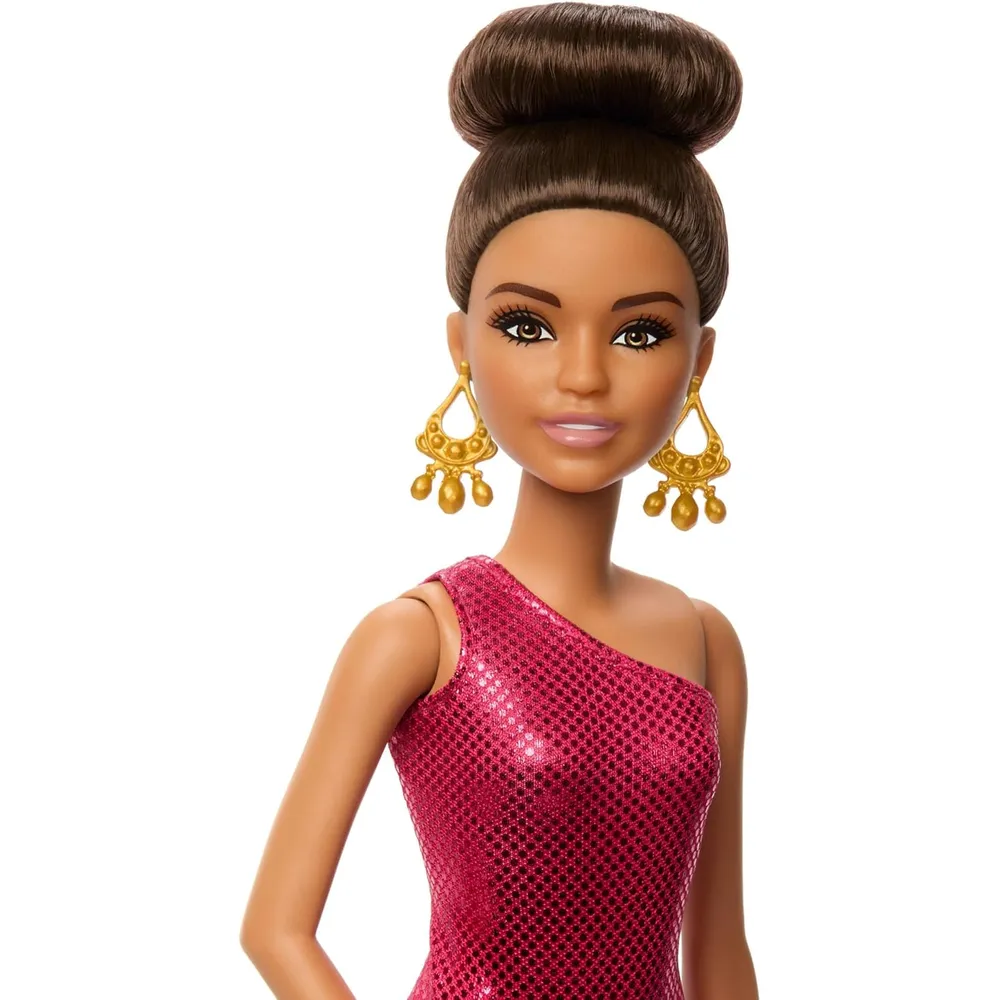Barbie bailarina de salón, vestido rojo con volantes, zapatos y trofeo