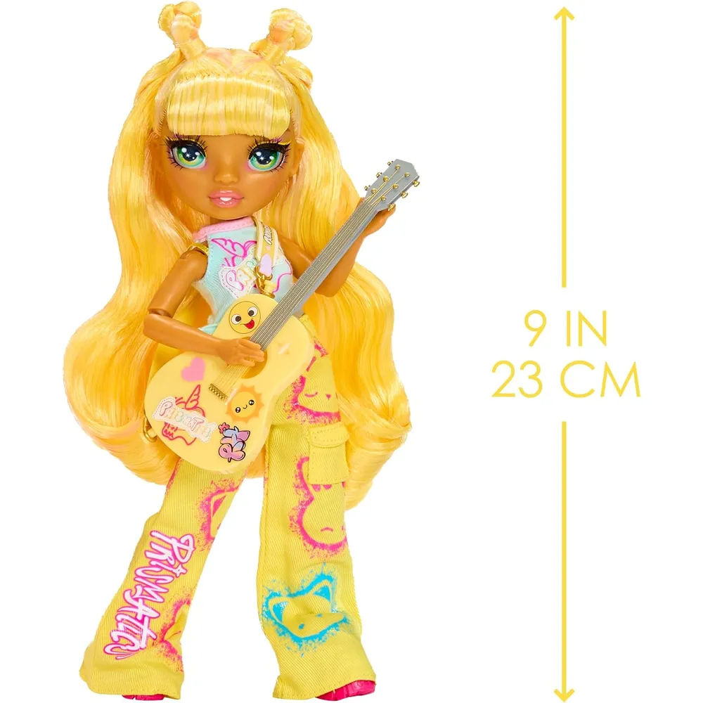 Rainbow High Jr. Banda de Rock Sunny muñeca