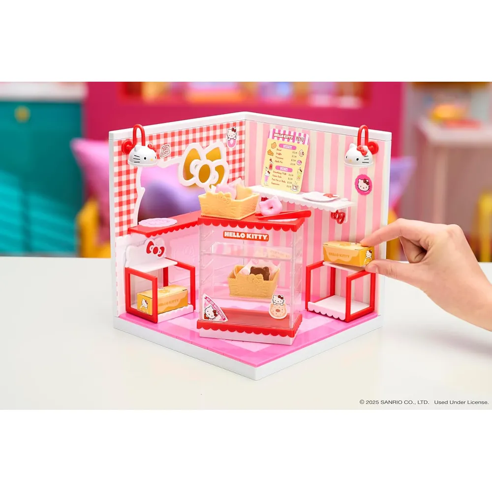 MGA Miniverse Espacios Hello Kitty set