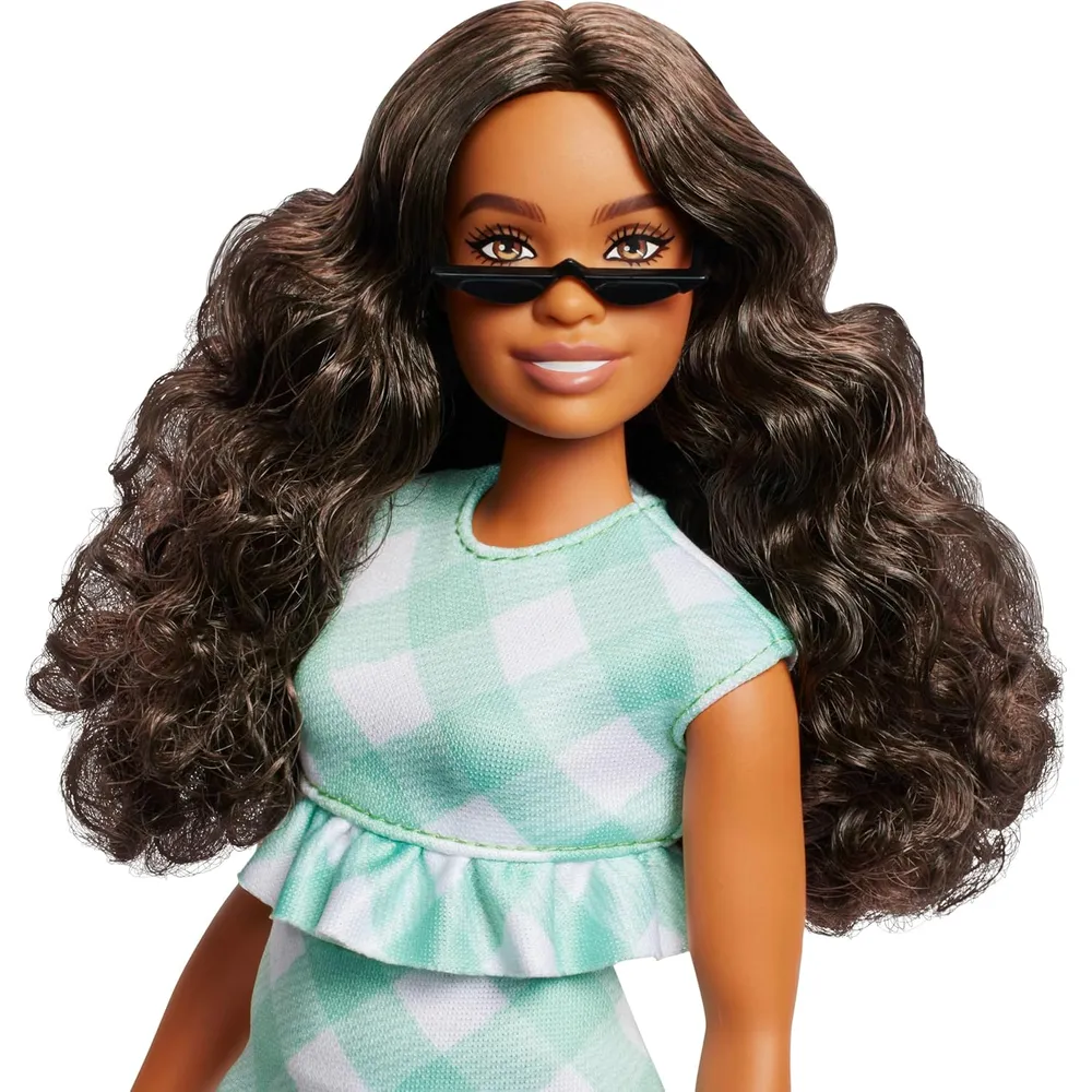 BARBIE FASHIONISTAS MUÑECA CABELLO CASTAÑO VESTIDO CUADROS