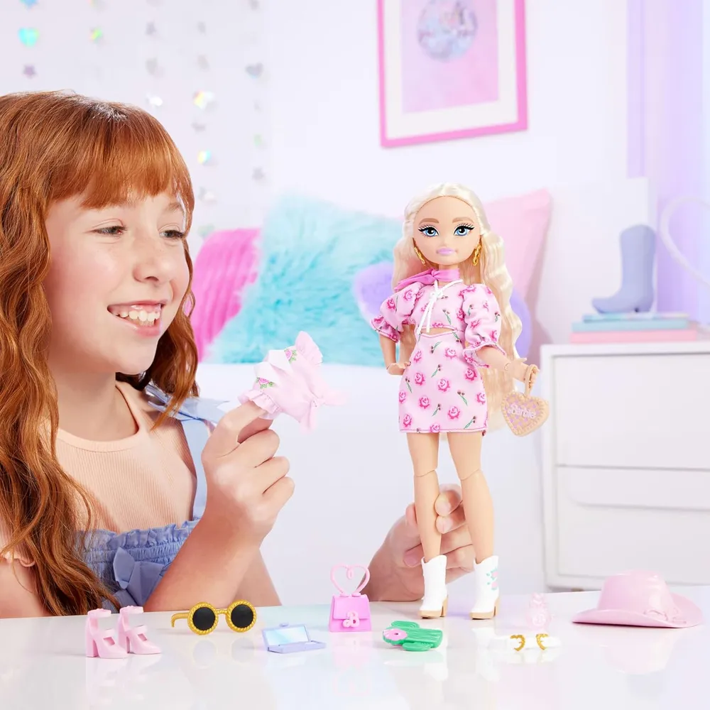 BARBIE MALIBU FESTIVAL SET MODA CON ACCESORIOS Y LOOKS