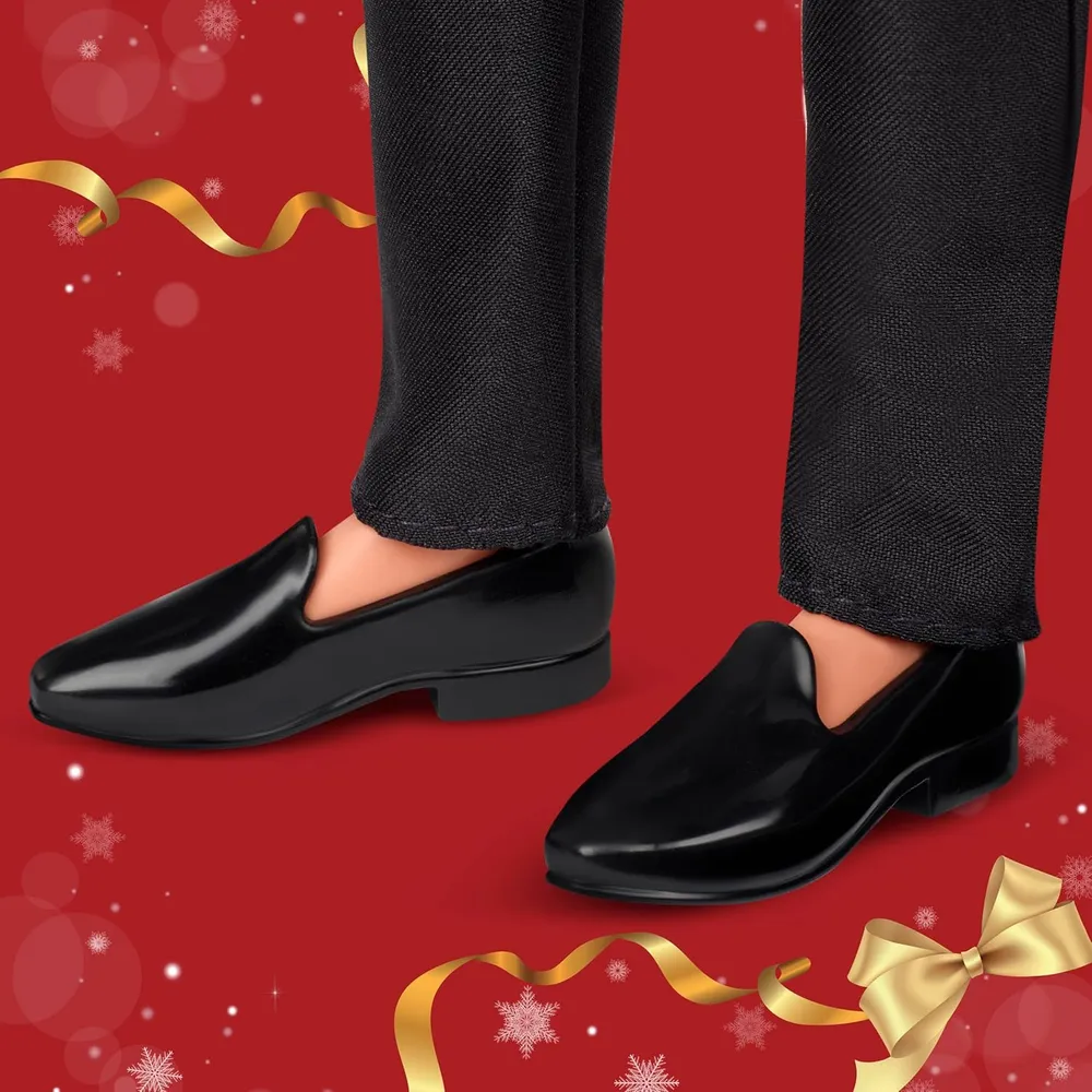 KEN BARBIE SIGNATURE HOLIDAY 2025 RUBIO TRAJE DORADO