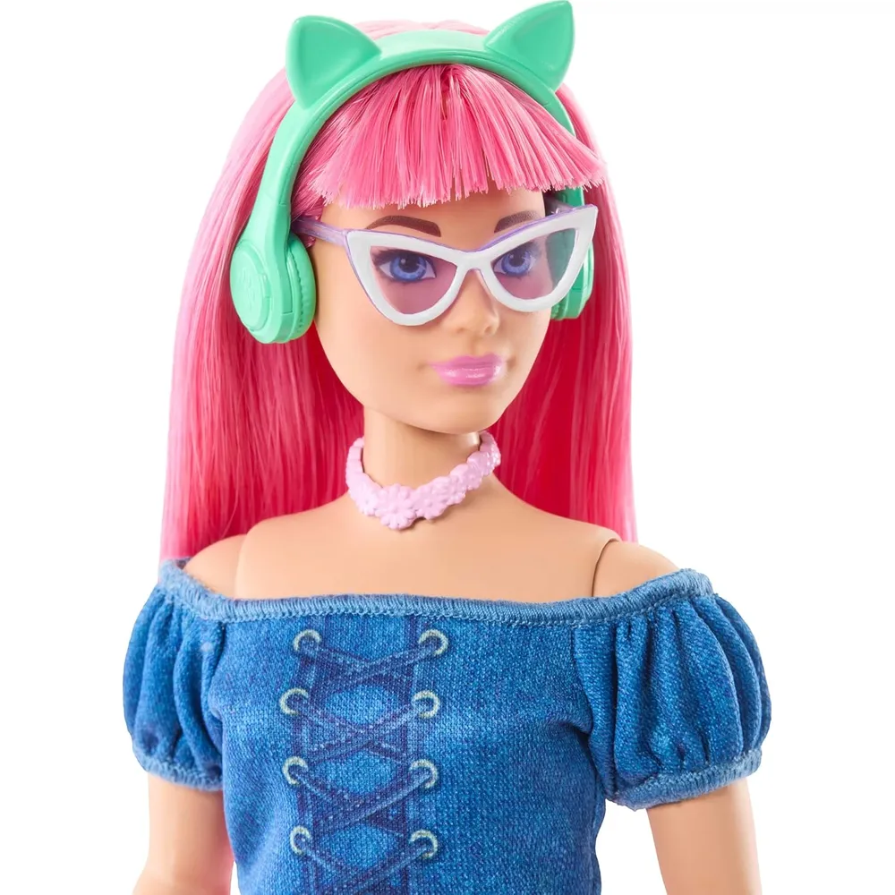 Daisy Barbie Misterios Detectives Playa atuendo extraíble gato