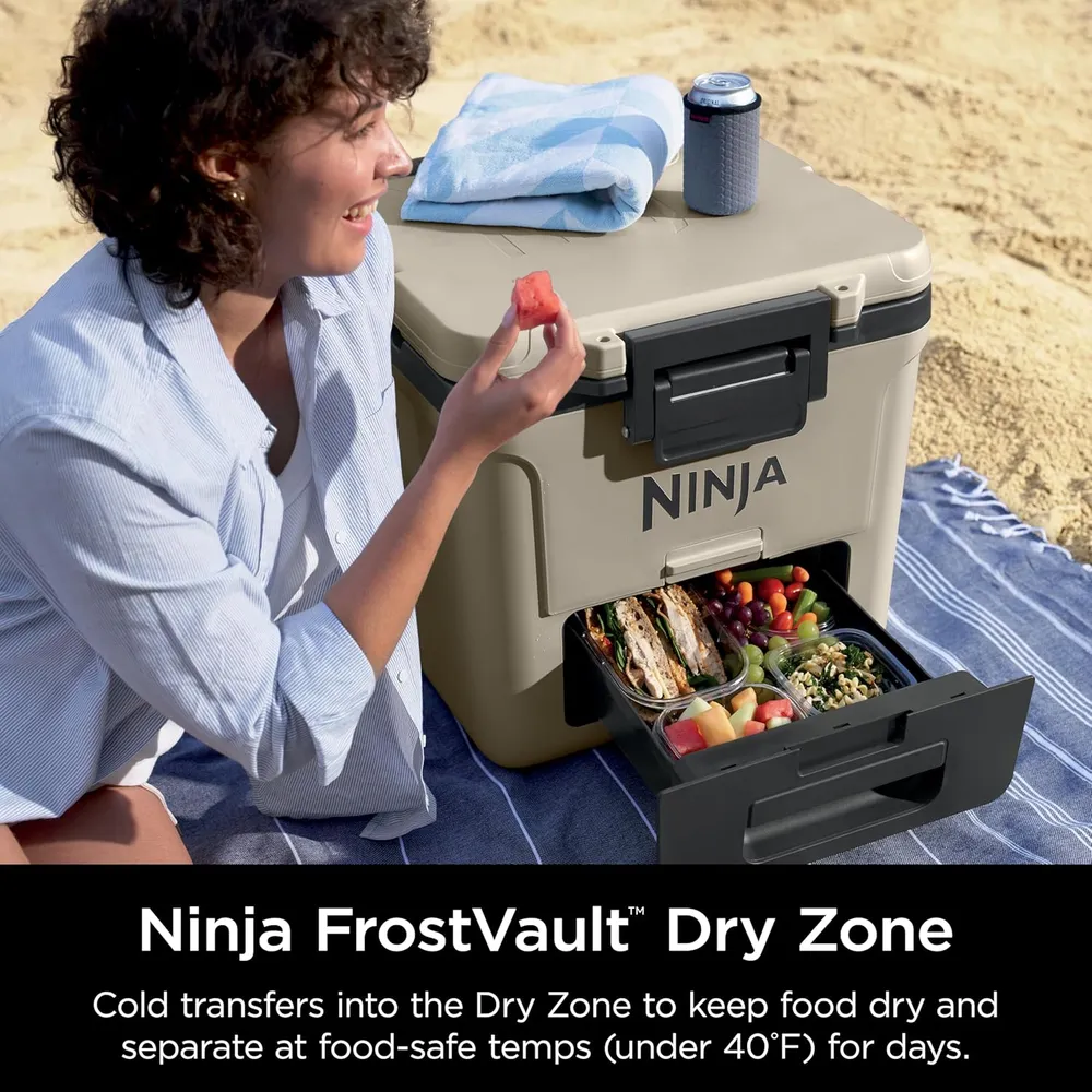 Ninja nevera portátil Frostvault FB230CS, con ruedas y cajón seco, 30 qt / 28,4 L | Beige Abedul