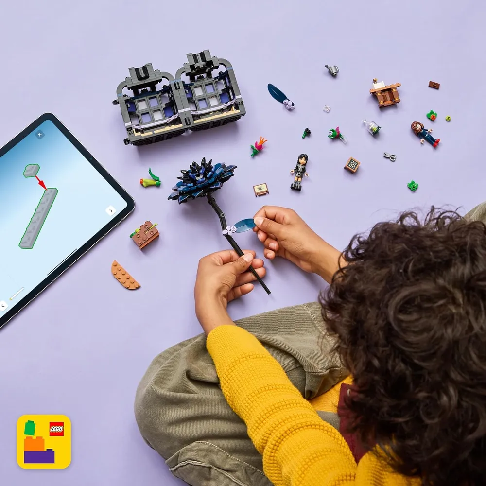 LEGO WEDNESDAY DALIA NEGRA