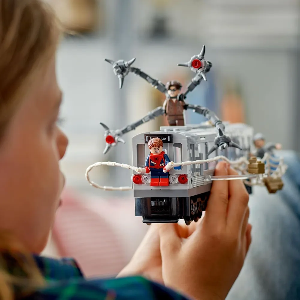 LEGO MARVEL SPIDER-MAN VS DOCTOR OCTOPUS ESCENA DEL METRO CON 4 MINIFIGURAS