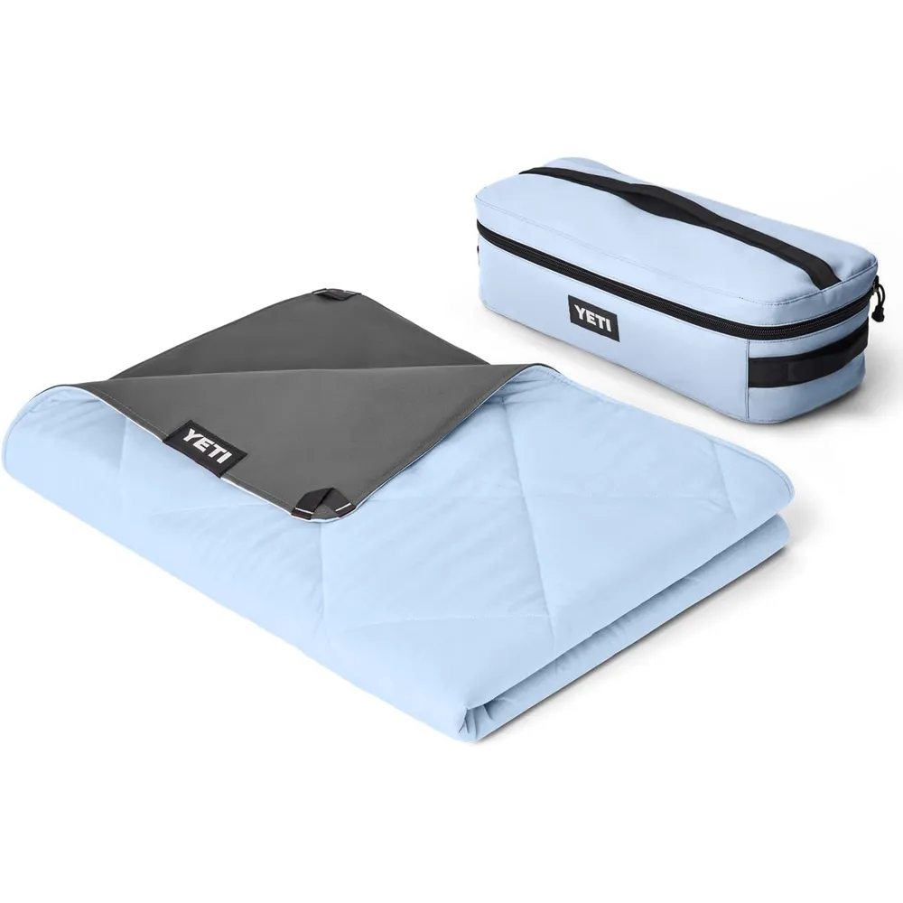 YETI Lowlamds Manta Multiusos con bolsita para viaje | Celeste
