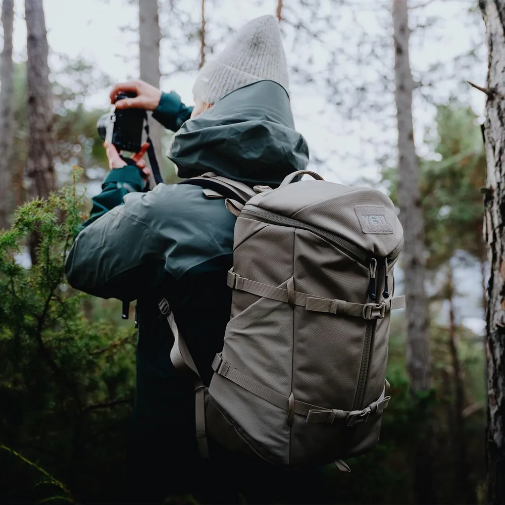 YETI Mochila de Viaje de 27L | Verde Olivo