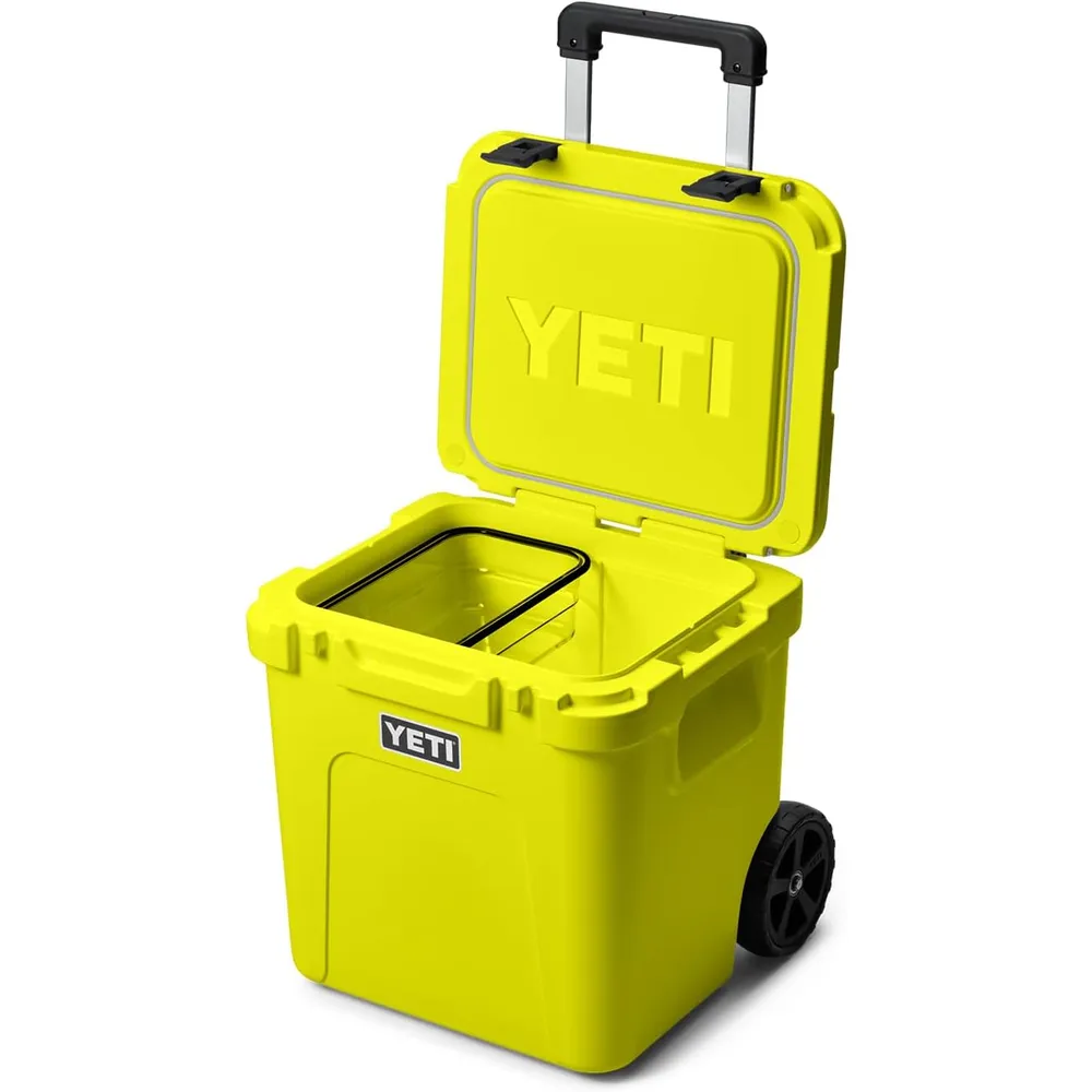 b0ds6mlygd_2_webp.webp YETI Roadie 48 Cooler Con Ruedas Y Mango Retráctil | Amarillo Neón