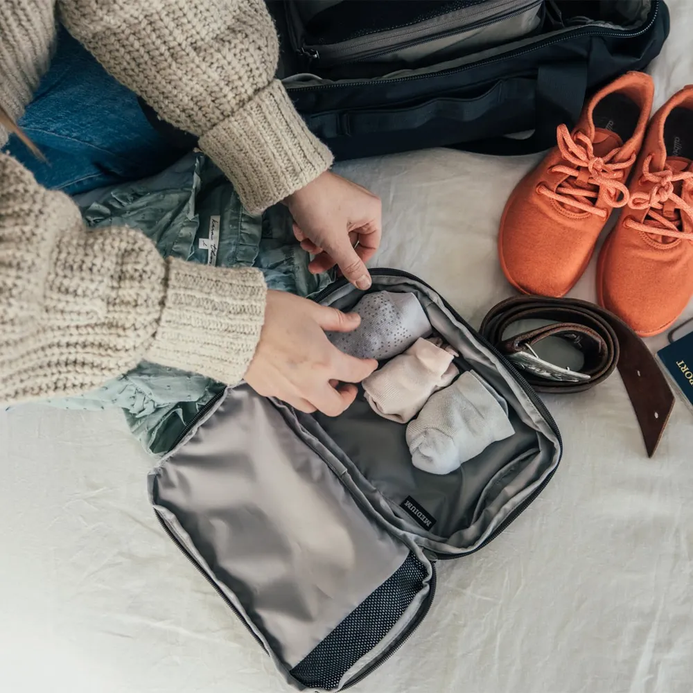 YETI Crossroads Mini Bolso de Viaje Tamaño M | Amarillo Neón