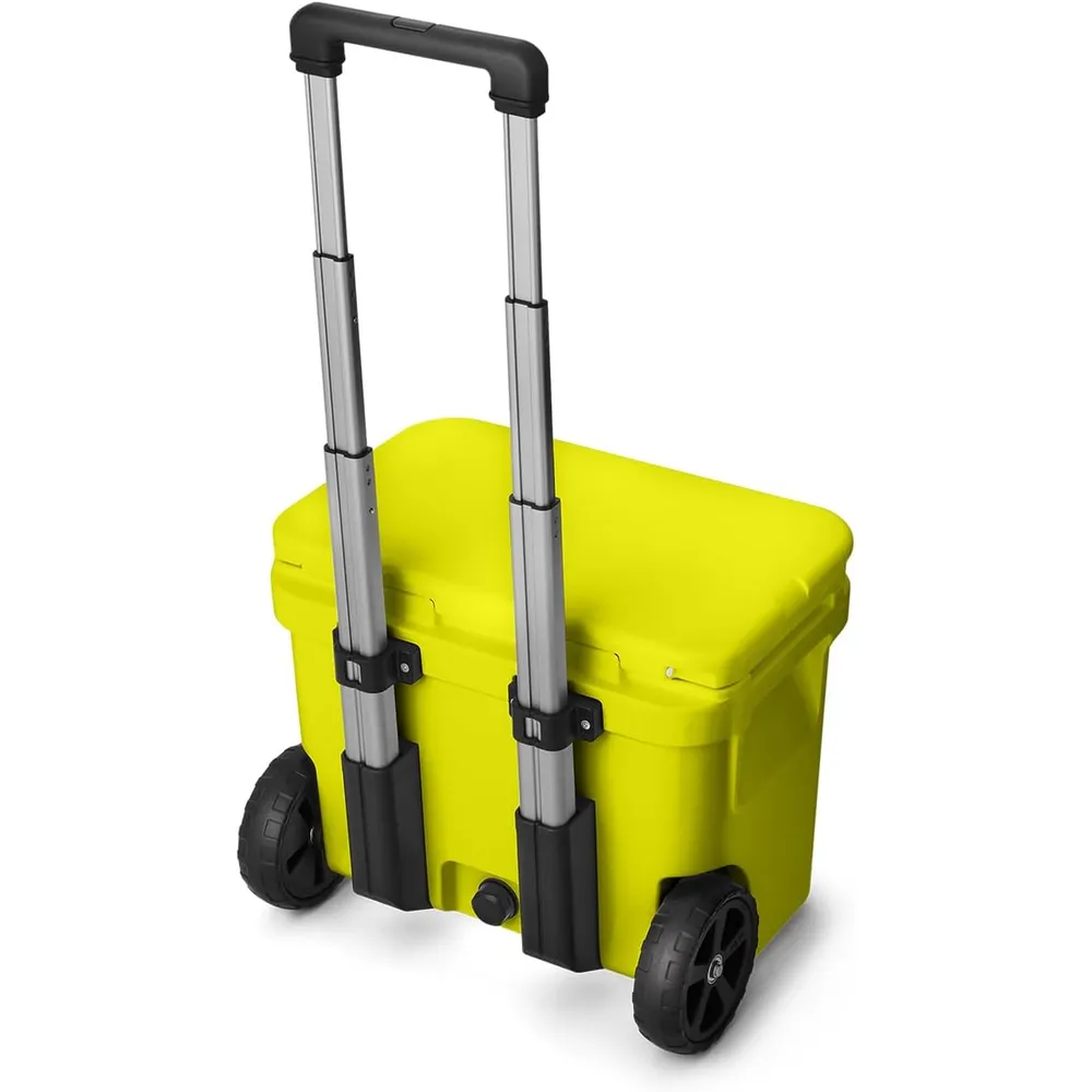 b0ds6nbnfp_4_webp.webp YETI Roadie 32 Cooler Con Ruedas Y Mango Retráctil | Amarillo Neón