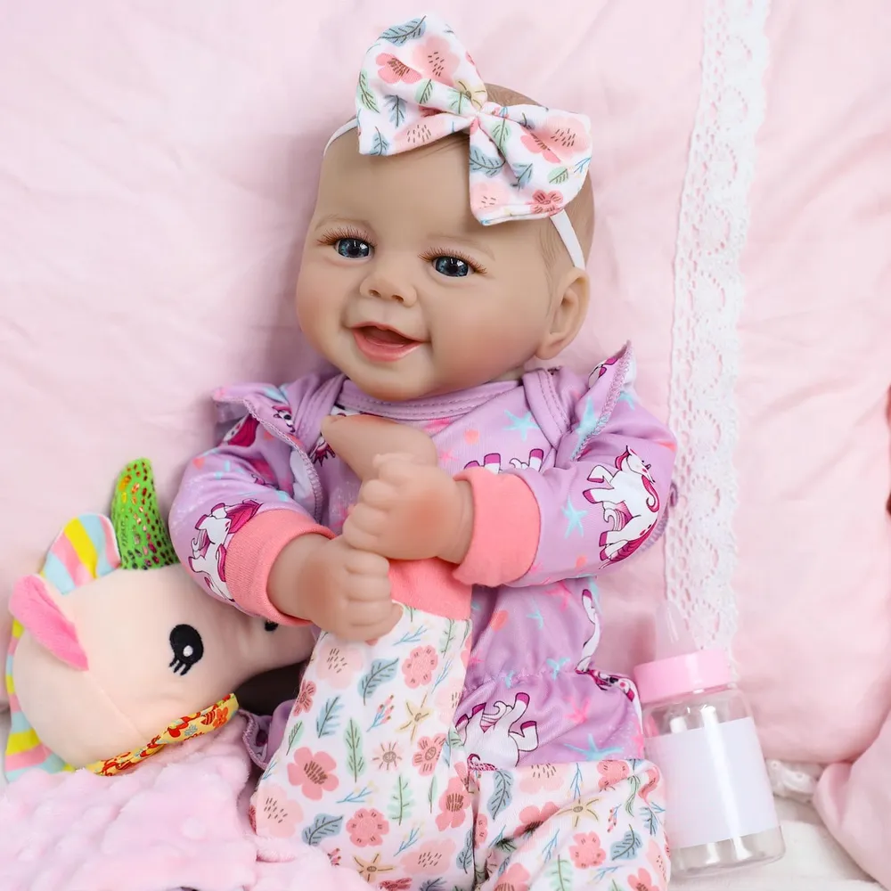 Scom Muñeca Bebé Realista 18" / 46 cm con Accesorios