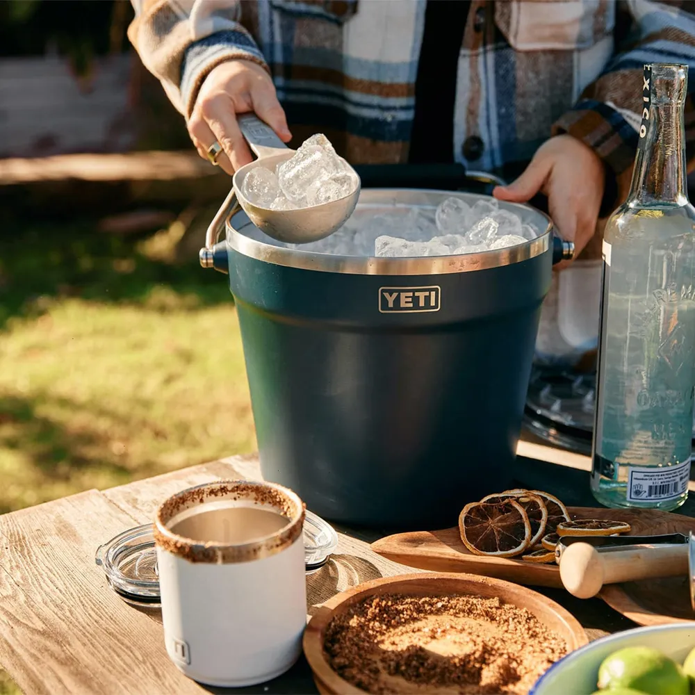 YETI Juego de vino con 2 vasos de vino y 1 cubo para bebidas