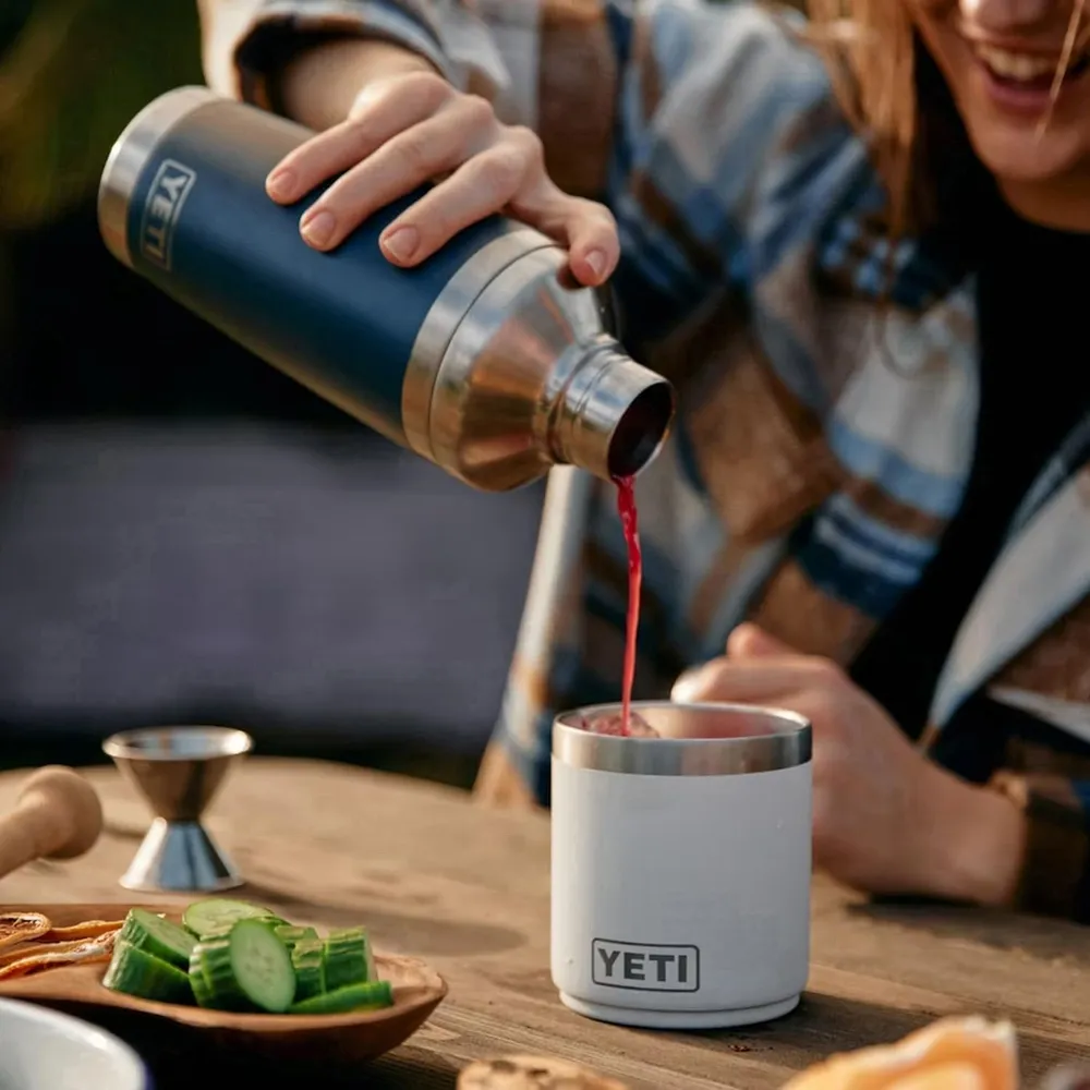 YETI Rambler Coctelera de 20 oz | Rosa Bebé