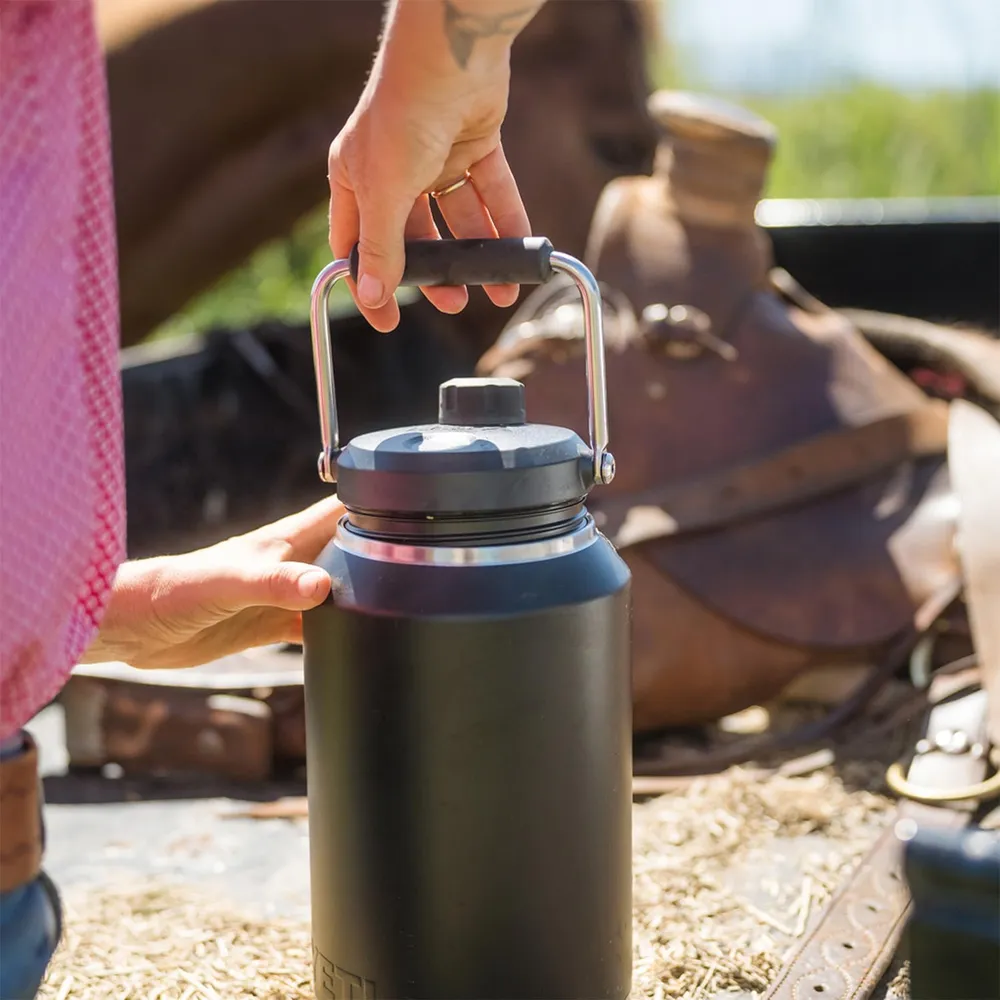 YETI Rambler Jarra con Tapa Magnética de 1 Galón | Verde Oscuro