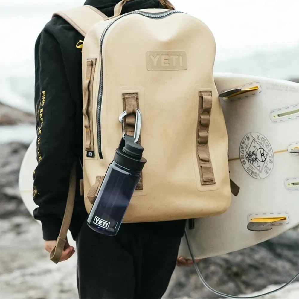 YETI Botella Yonder con Tapa de Amarre de 20 oz | Verde Oscuro