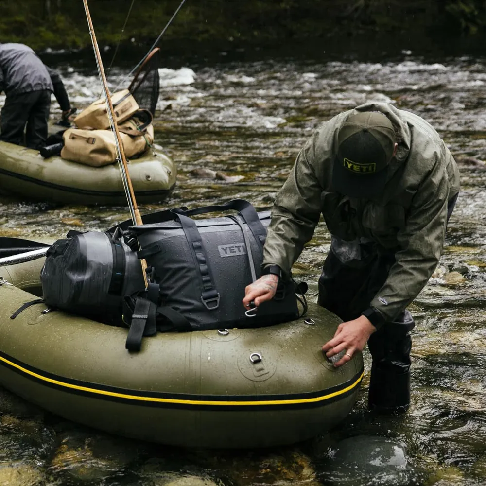 YETI Hopper M15 Cooler Portátil Protección Magnética | Rosa Bebé
