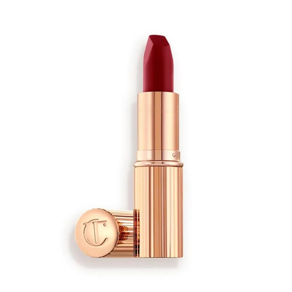 b0fgf2mscs_0_webp.webp Charlotte Tilbury Revolution Lápiz labial mate | Paseo sin vergüenza - rosa baya