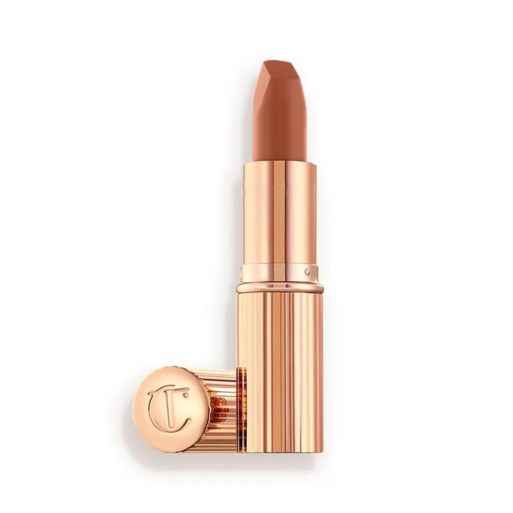 Charlotte Tilbury Revolution Lápiz labial mate | Desfile de moda - nude melocotón mate