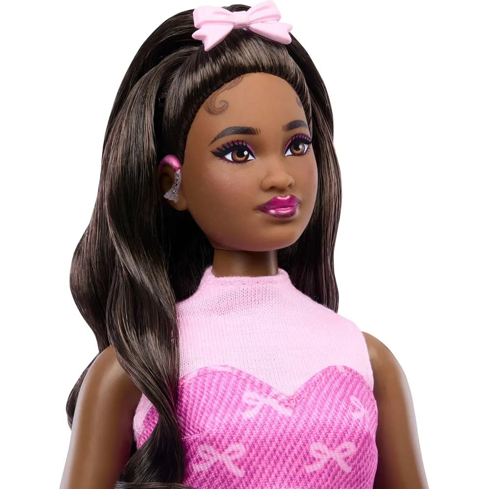BARBIE DELUXE ESTILO MUÑECA CABELLO NEGRO DENIM ROSA