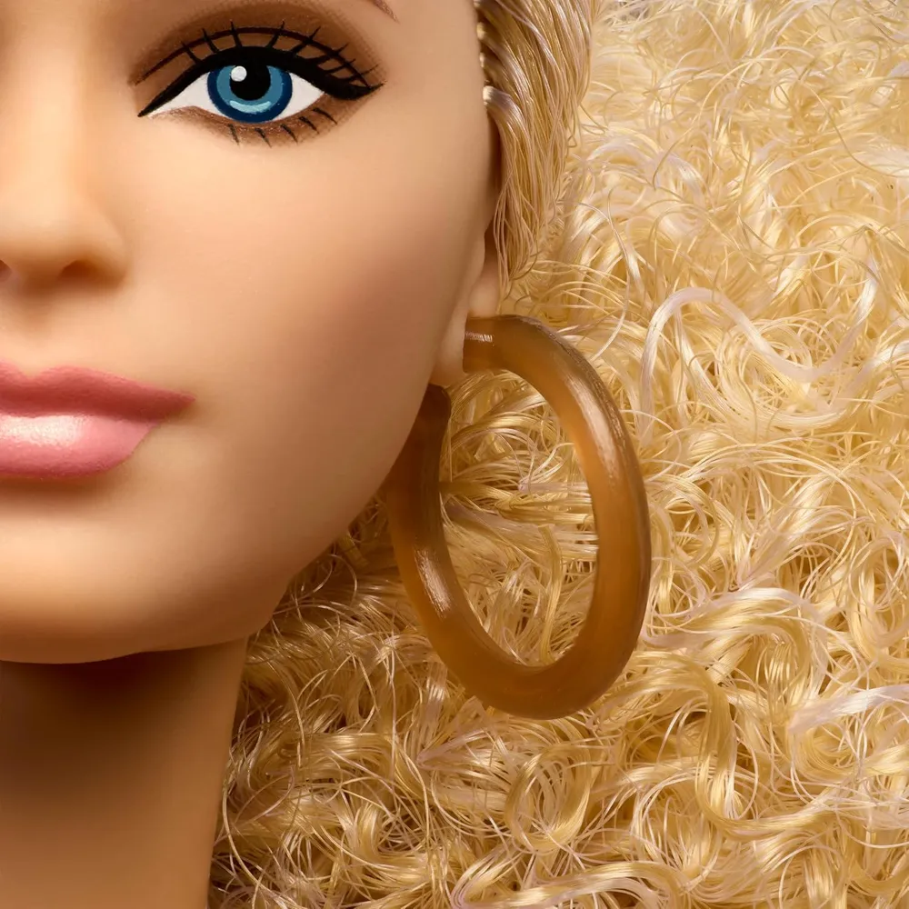 BARBIE BASICS MODELO MUÑECA RUBIA OUTFIT DORADO